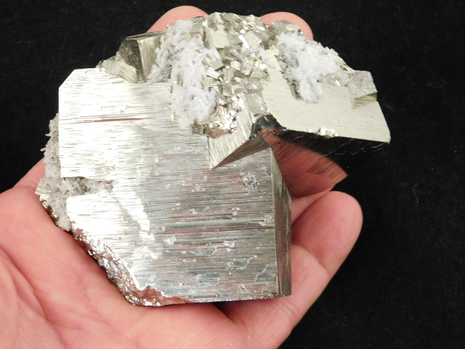 Big! Very Nice and 100% Natural PYRITE CUBE Cluster From Peru 506gr