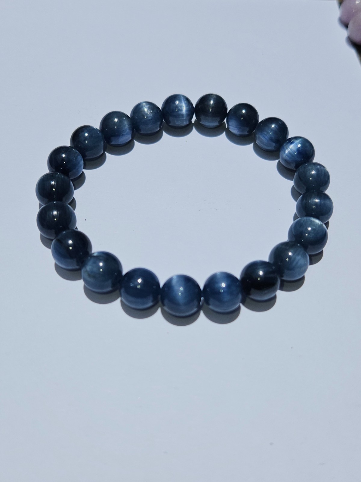 Blue Kyanite Bead Bracelet: 8 mm Round Crystals (Blue Kyanite Crystal Bracelet)