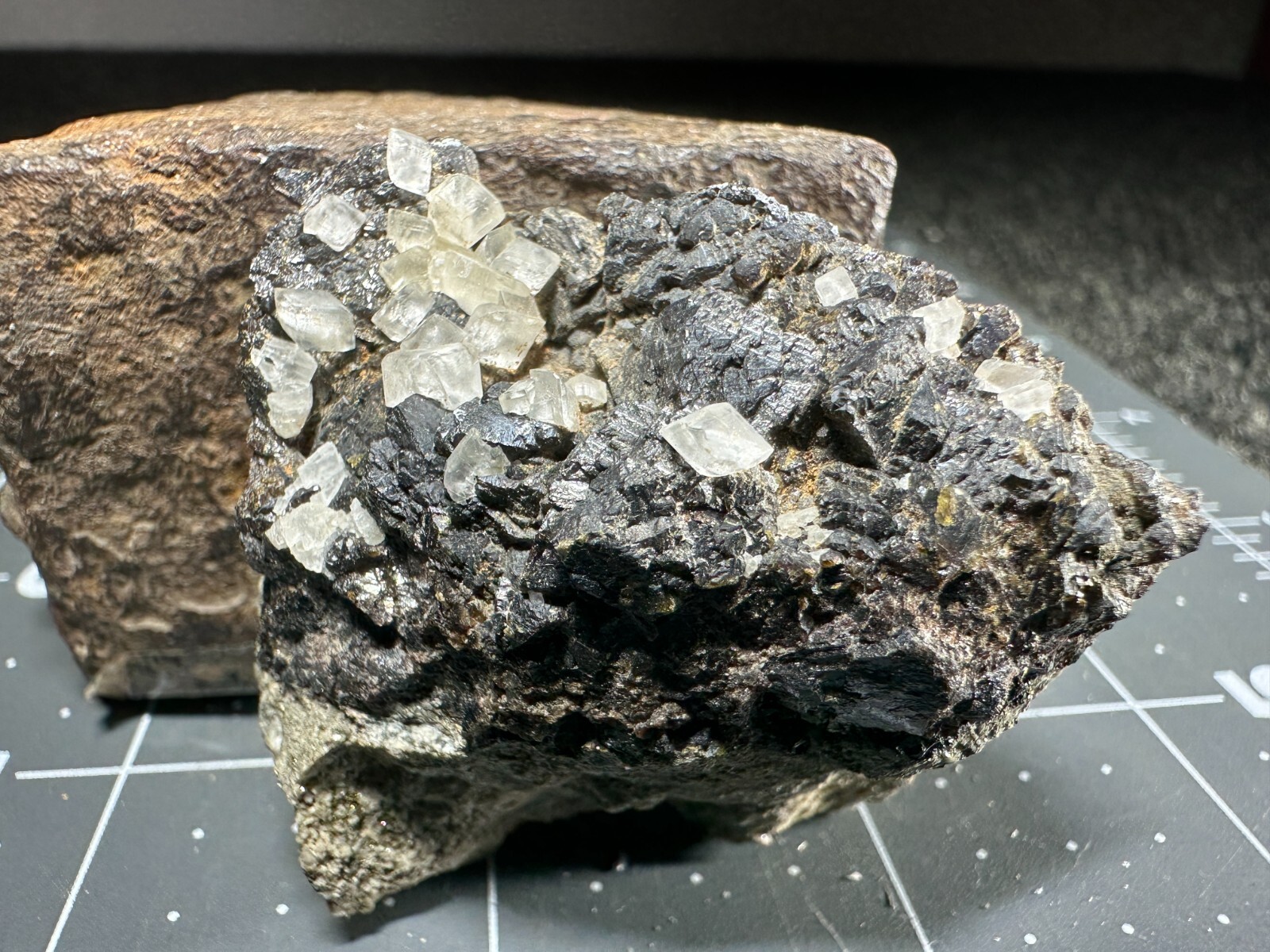 ➤1-7/8″ SPHALERITE / CALCITE Pink Fluorescent Mineral Point Wisconsin VIDEO➤314