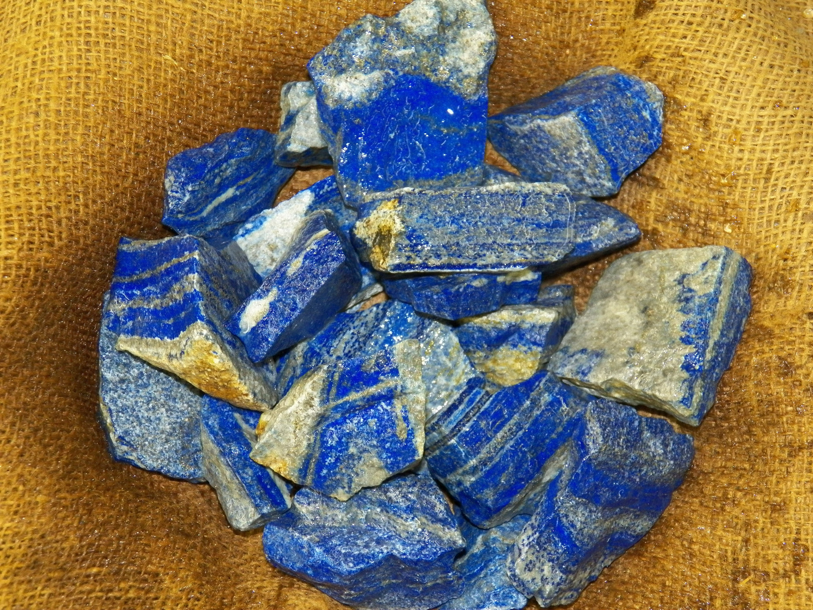 2000 Carat Lots of High End Lapis Rough – Plus a FREE Faceted Gemstone