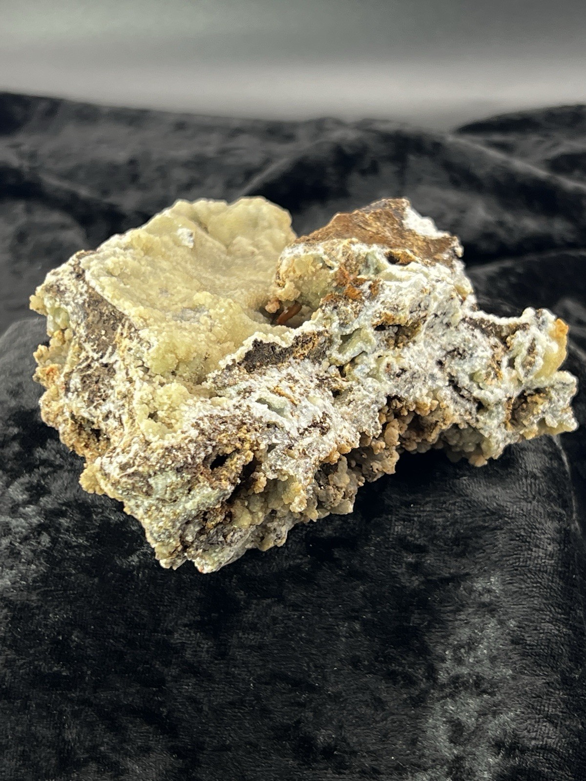 Smithsonite on Sphalerite with UV Calcite Ojuela Mine, Mexico. 1 LB. 13.7 oz