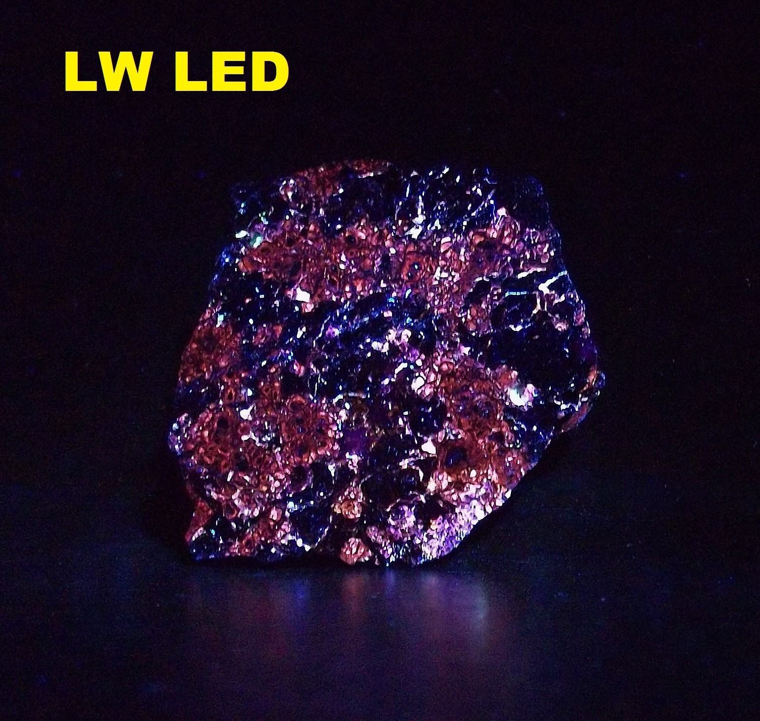 Fluorescent Sphalerite – Empire State No. 4 Mine, St. Lawrence Co., New York