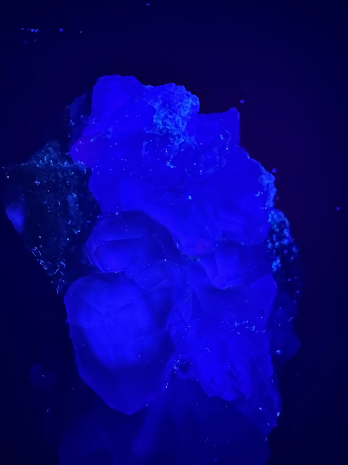 6413 Brilliant Blue Tanzanite Fluorite with RAINBOW and Quartz 106g Fu Jian