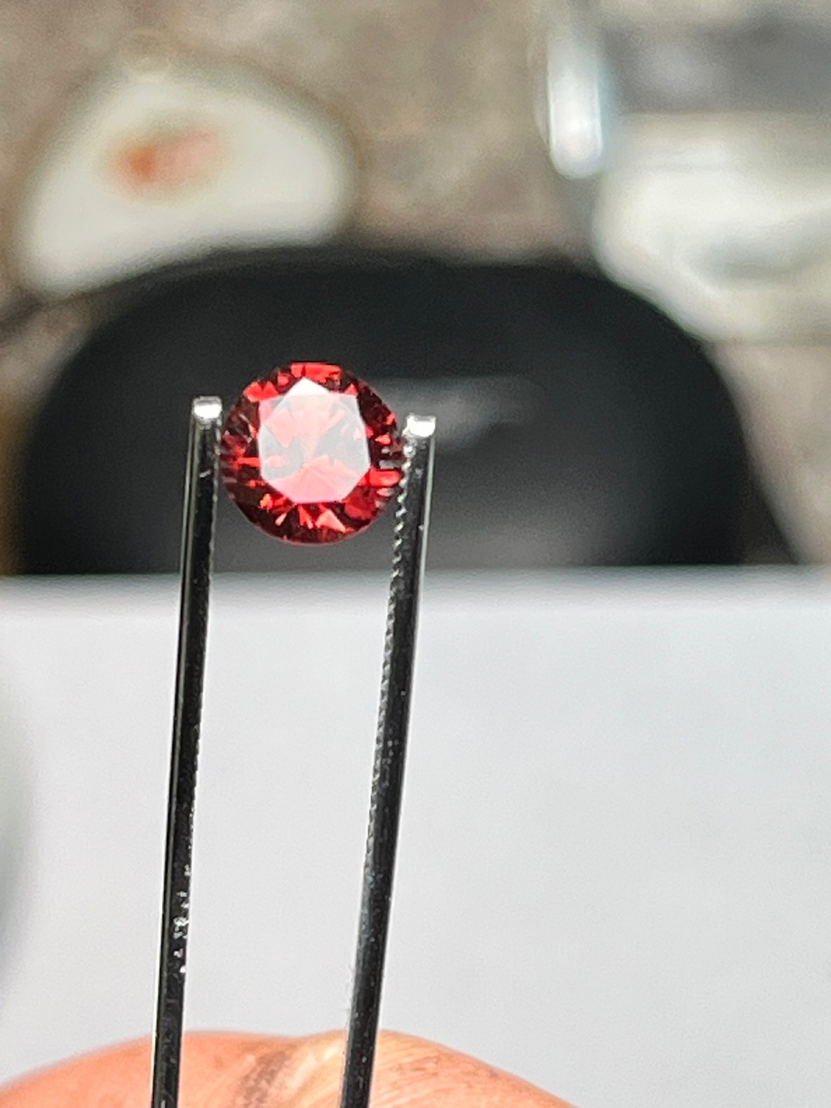 1.63ct Montana Garnet AAA Vivid Red Brilliant cut Hand Cut Gemstone Lapidar