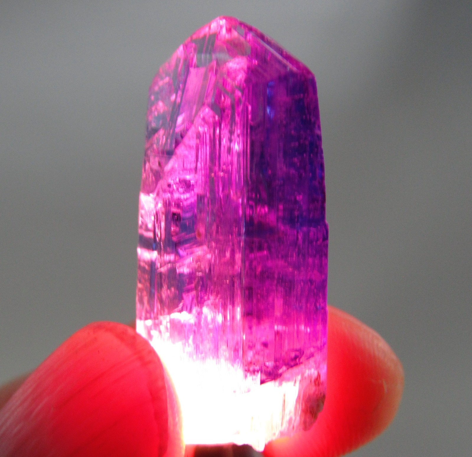 EXTRAORDINARY VIBRANT NEON PURPLE UNHEATED GEM TANZANITE CRYSTAL!!! TANZANIA