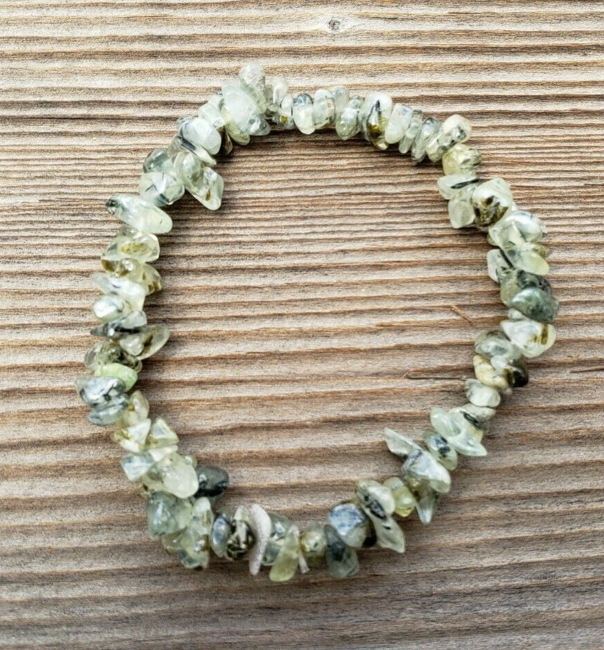 NATURAL GREEN RUTILATED QUARTZ STONE GEMSTONE STRETCHY CHIP BRACELET