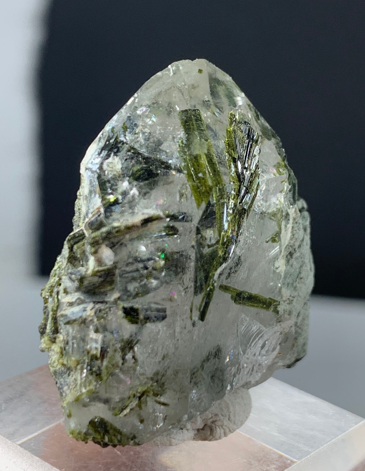 87 Carats Natural Quartz Crystals W/Epidote Inclusion From Balochistan Pakistan