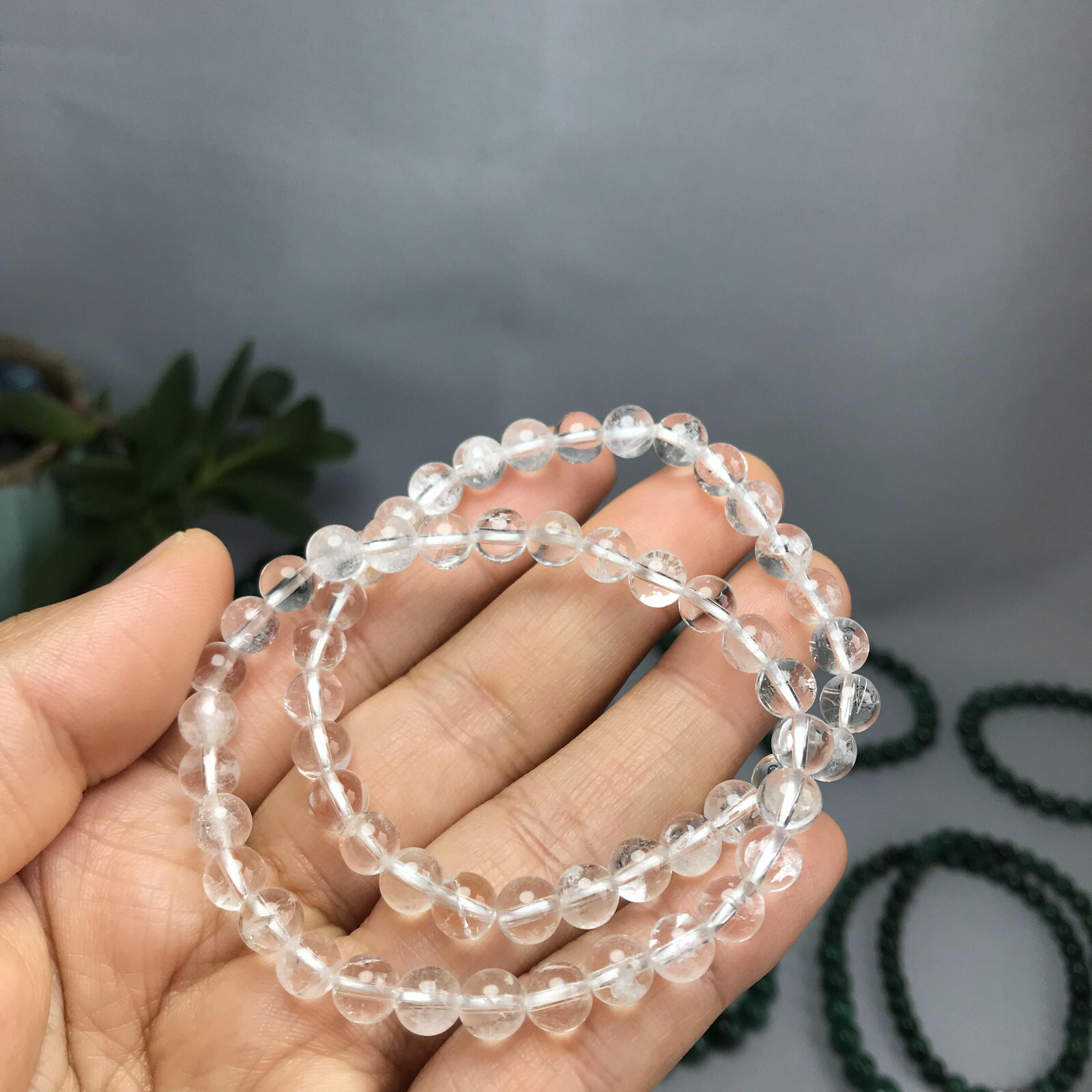 1Pcs Natural Polish white crystal stone bracelets Crystal ball Specimen 6mm