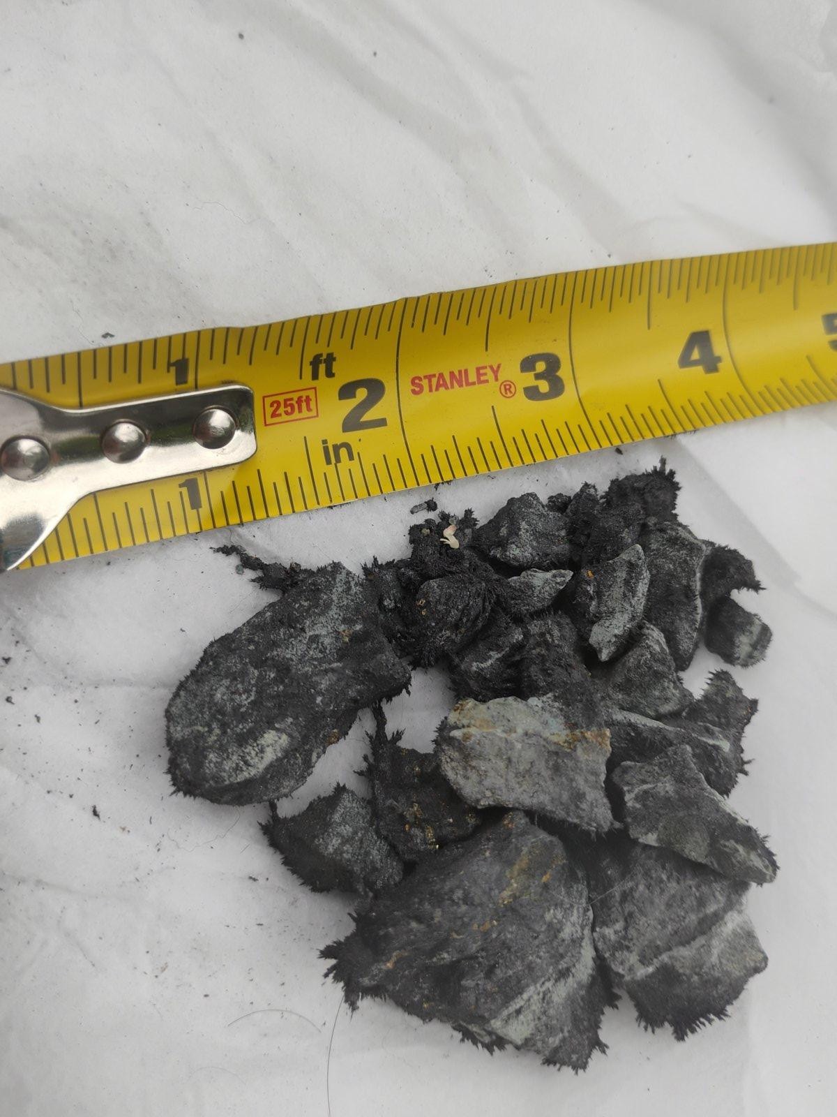 Large Lodestone Magnetite plus smaller stones iron+powder – 3.4 lbs 1542g USA