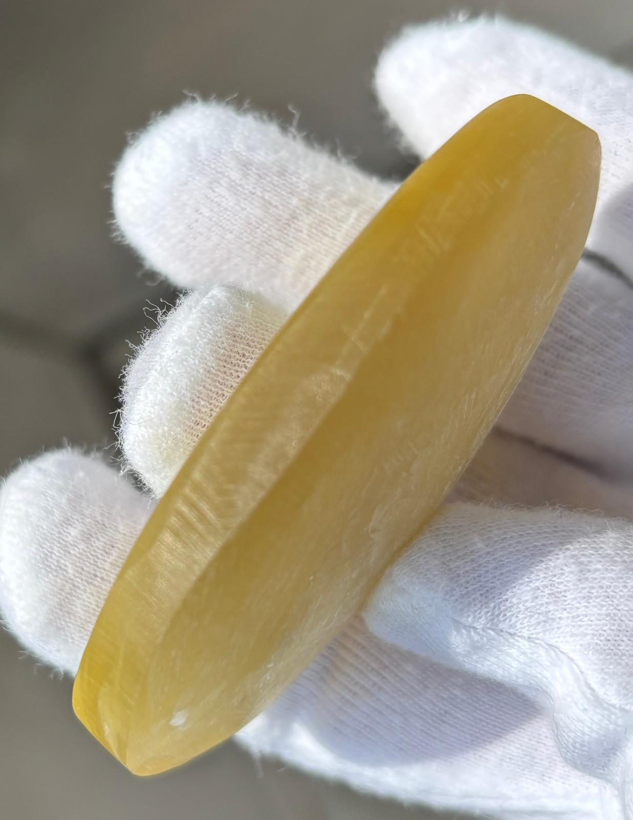 92g 2.74″ UNCOATED YELLOW GOLDEN GOLD MICA PALMSTONE PALM STONE NON-LACQUERED