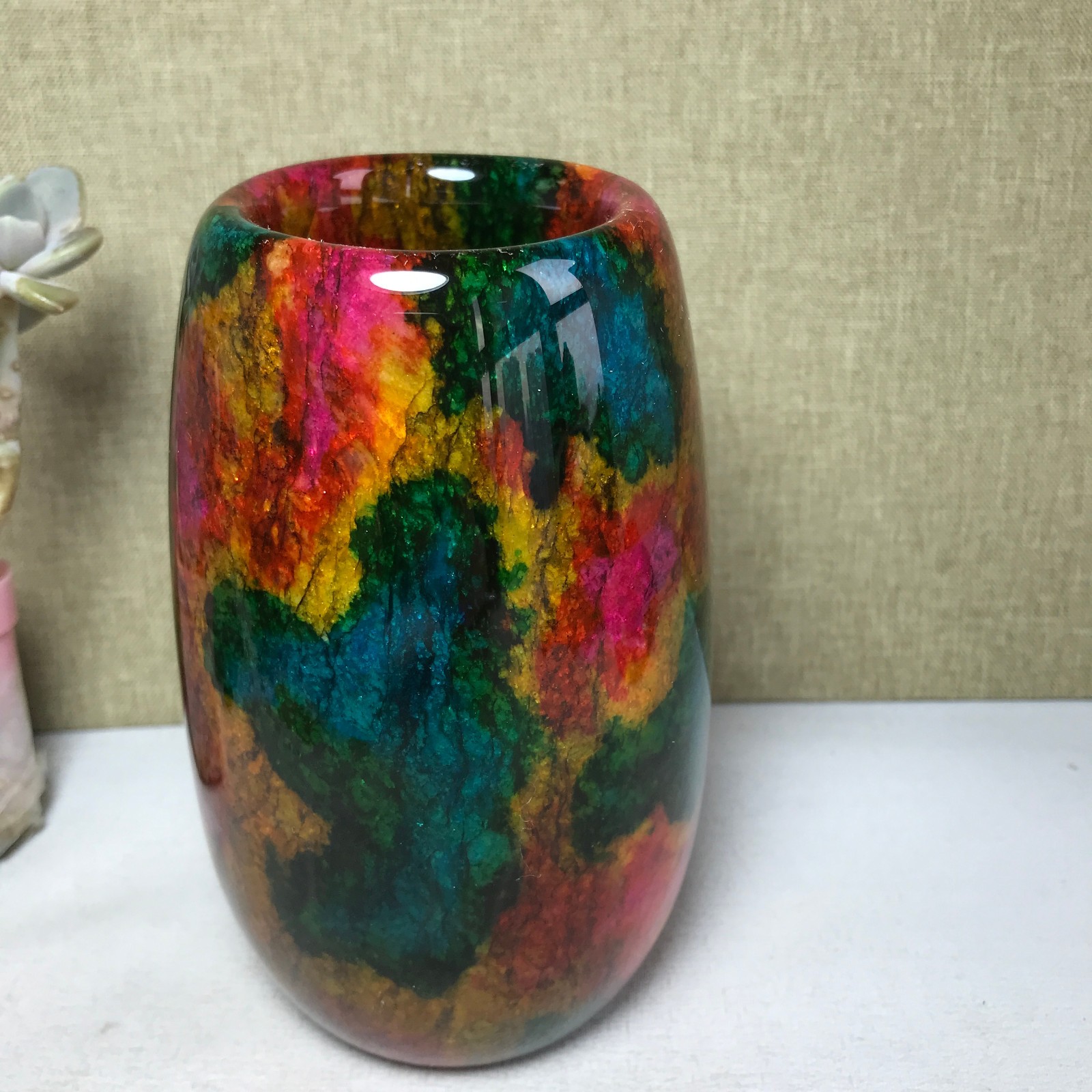 Natural “Seven Colors Jade” vase specimen -Taiwan China 1130g 129mm A2930