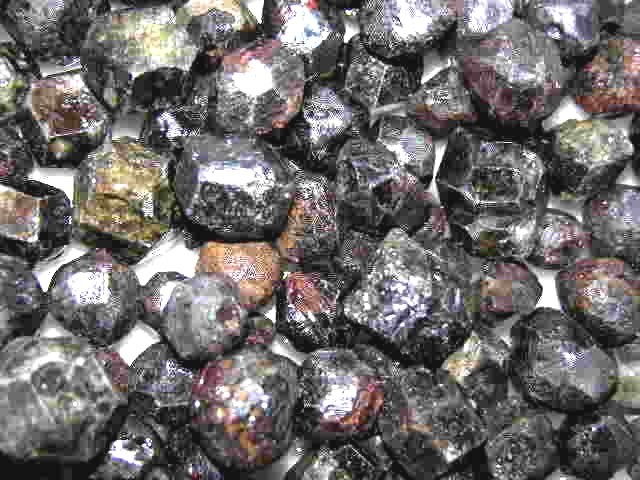 Garnet pyrope natural crystals bigger 1/2-1 inch Madagascar 1/4 pound