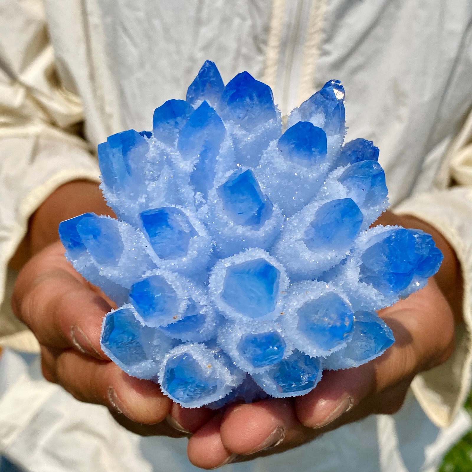 400G Newly discovered blue crystal cluster flower shaped mineral specimen