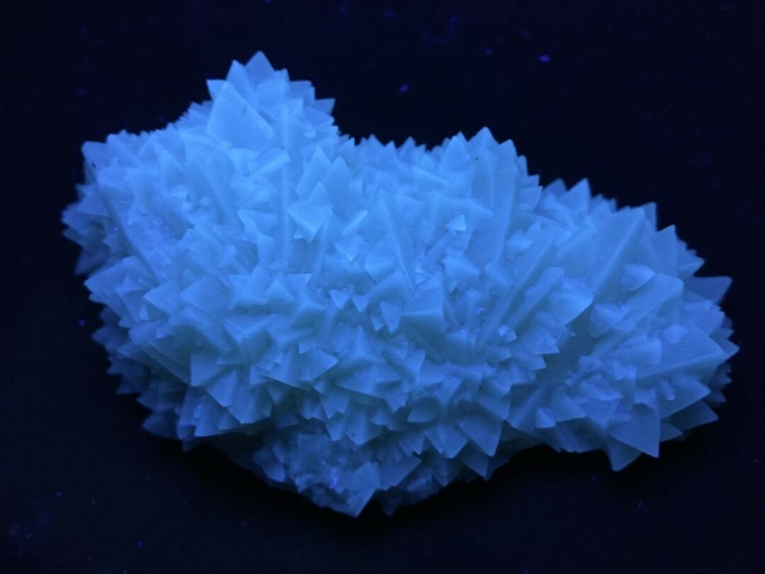 KB: BRIGHT!! FANTASTIC! CALCITE XLS. SW FL. YELLOW/WHITE SW & PHOS. FROM SPAIN