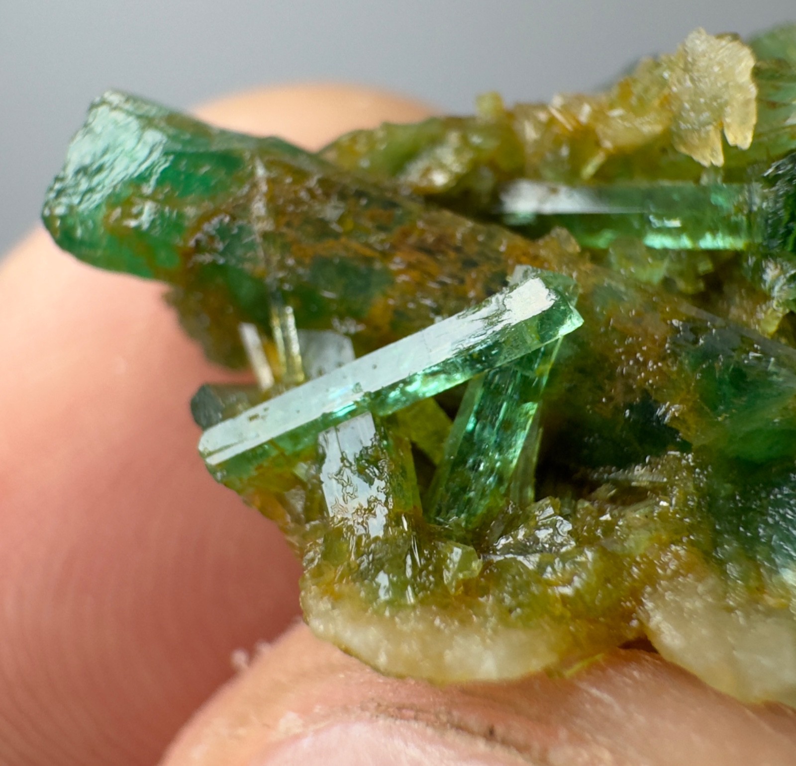 14 Carat terminated Emerald Crystals bunch from Panjsher Afghanistan