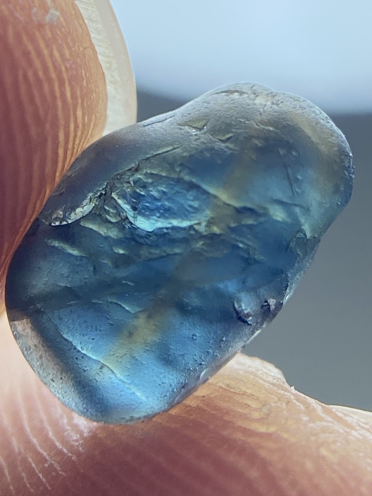 3 Carats Amazing Facet Grade Blue Teal Sapphire Rough Piece@Madagascar