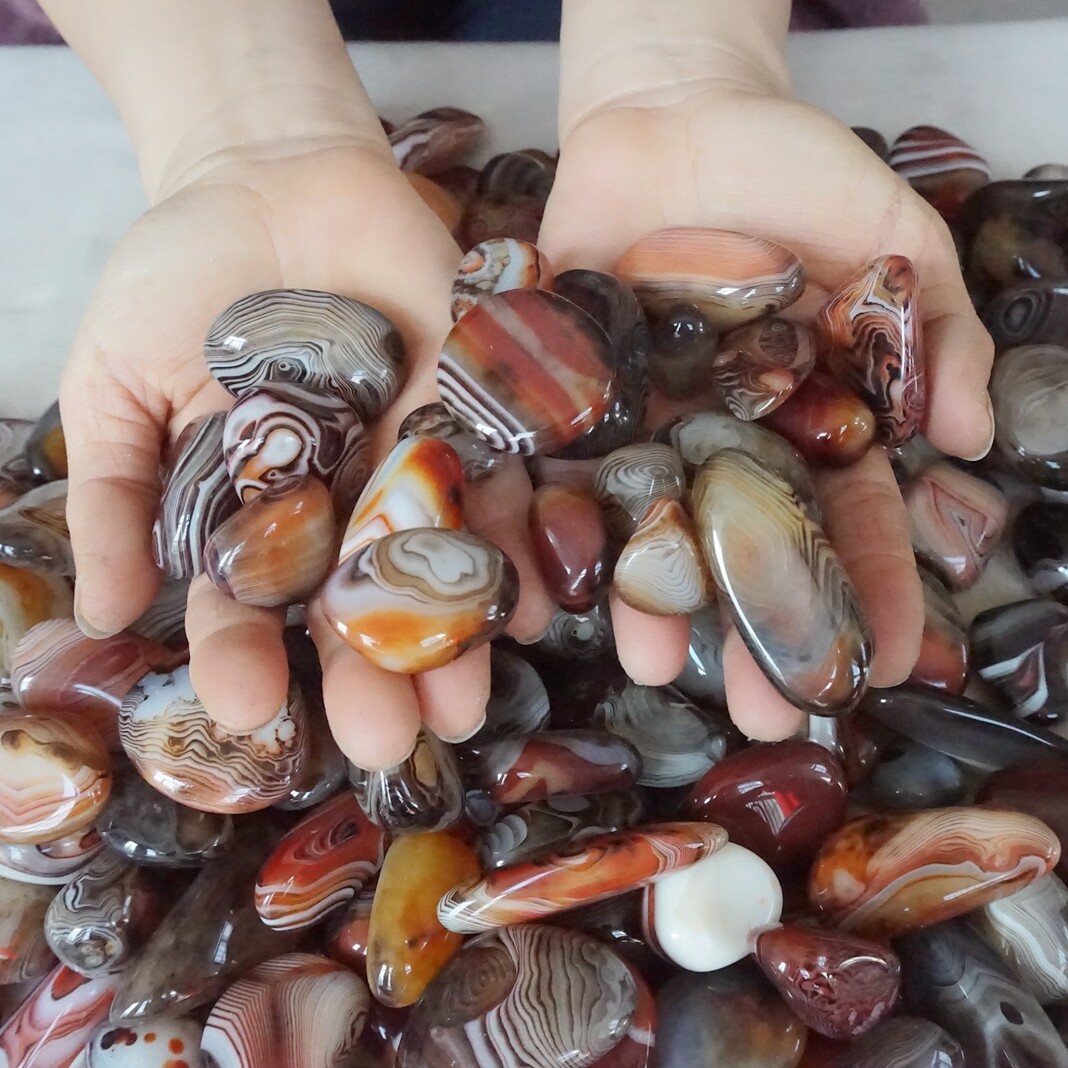 11LB 250Pcs 5kg Natural Band Sardonyx Carnelian Agate Crystal Palm Stone Healing