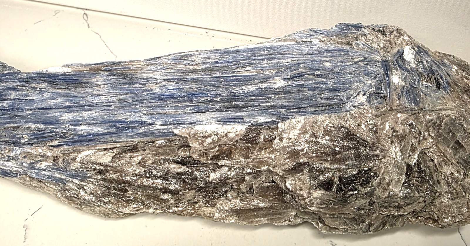 8LB 15″ BLUE OCEAN KYANITE IN NATURAL MICA FORM