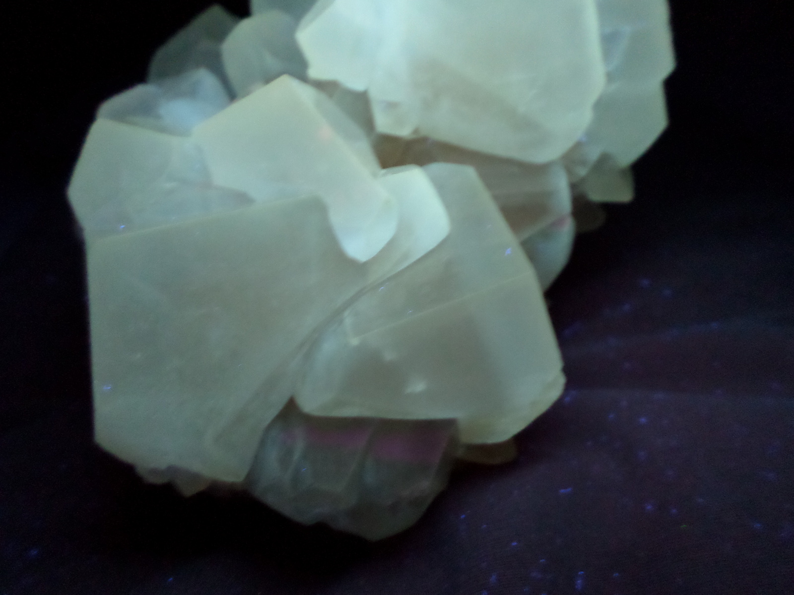 KB: LARGE CABINET BRIGHT FL WHITE CALCITE XLS & PHOS. FROM HUNAN PROVINCE, CHINA