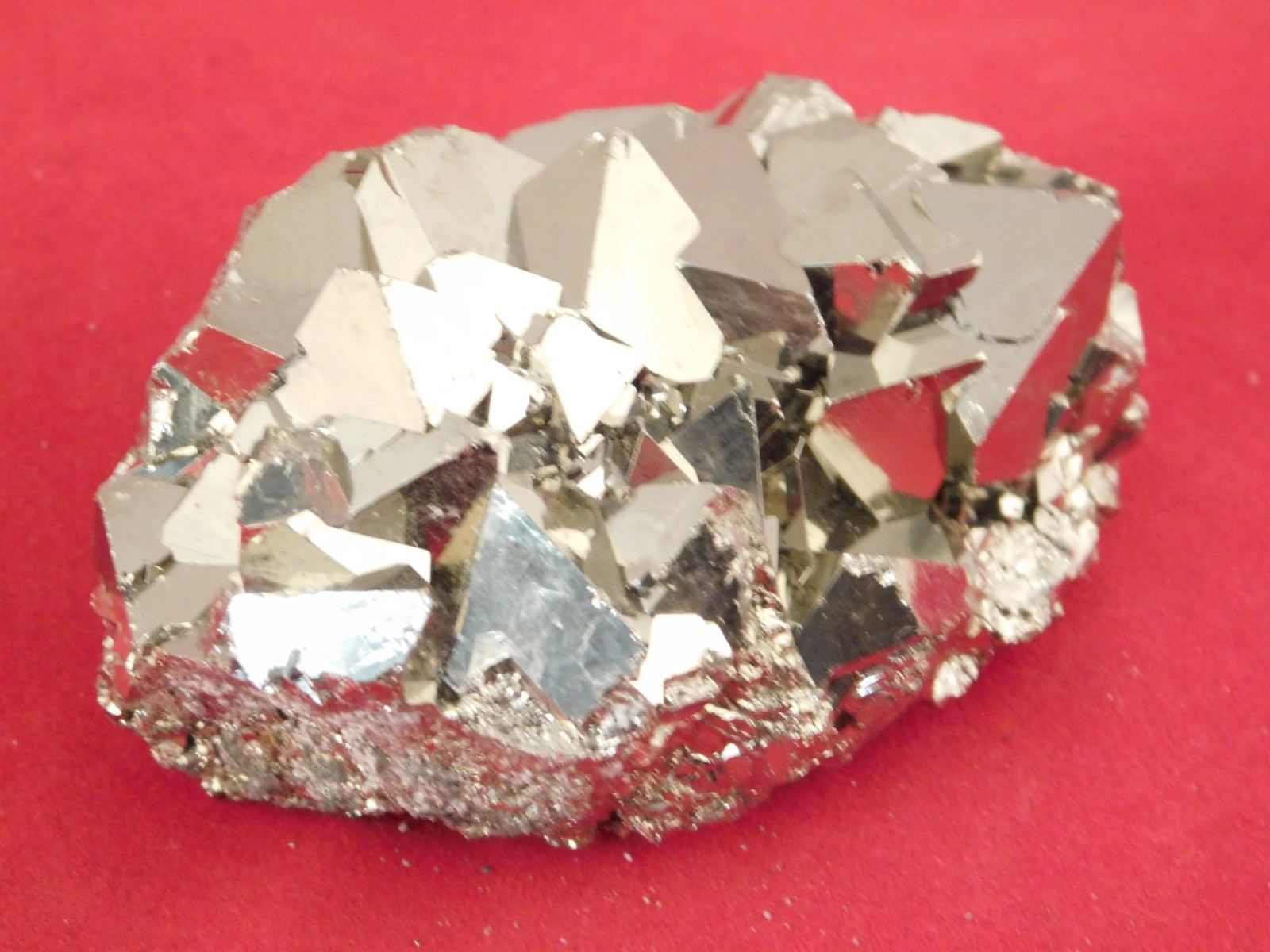 PYRAMID Shaped Crystals! Tetrahedron PYRITE Crystal Cluster Peru 184gr