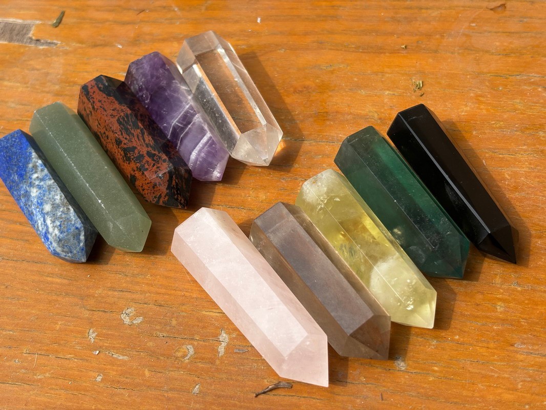 Set of 7 Chakra Healing Crystal Wands Point Faceted Prism Bars for Reiki Chakra