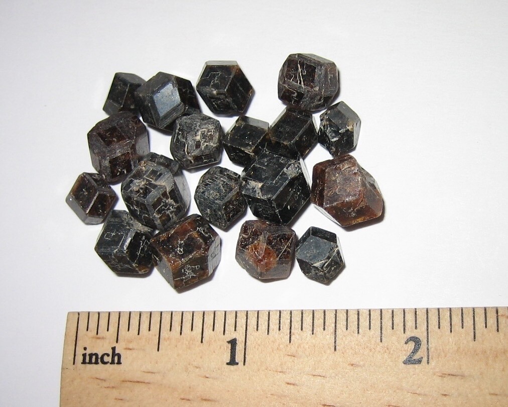 18 SMALL GOOD QUALITY 0.2″- 0.3″ ANDRADITE GARNET CRYSTALS FROM MALI ~ 21.2g *2