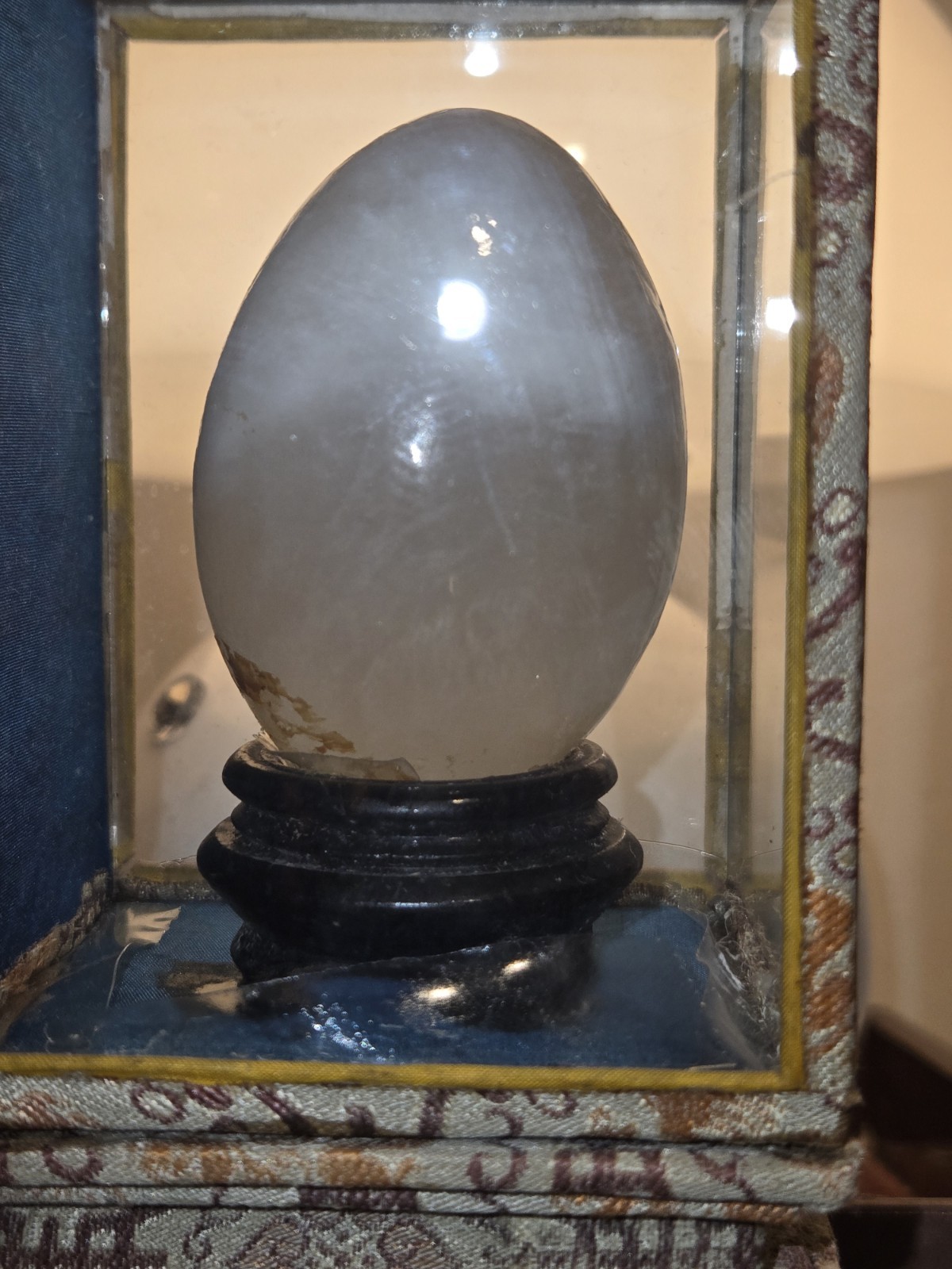Vintage Banded Onyx Calcite Stone Egg w/ Display Stand & Glass Silk Presentation
