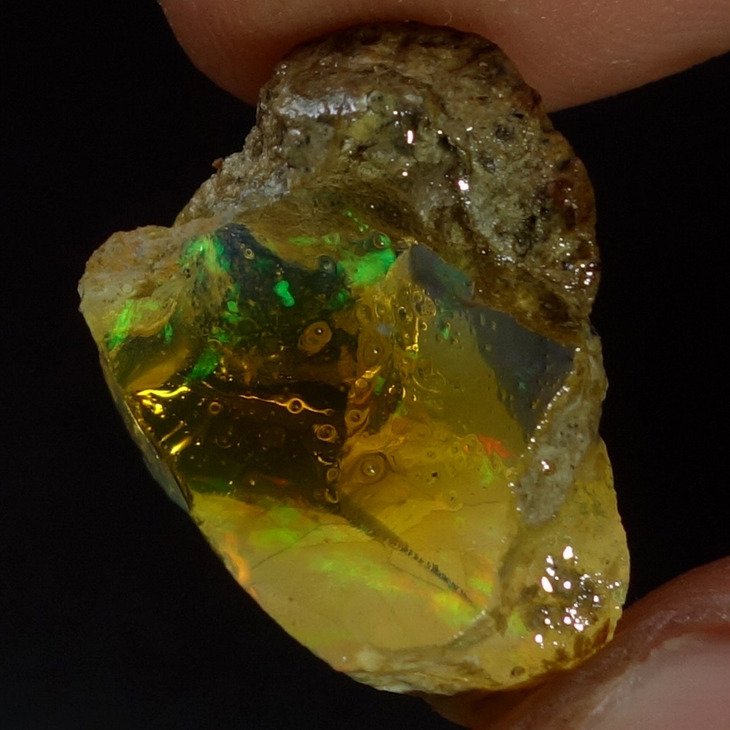 16.00 Ct 100% Natural Ethiopian Crystal Oil Opal Play Of Color Rough Specimen