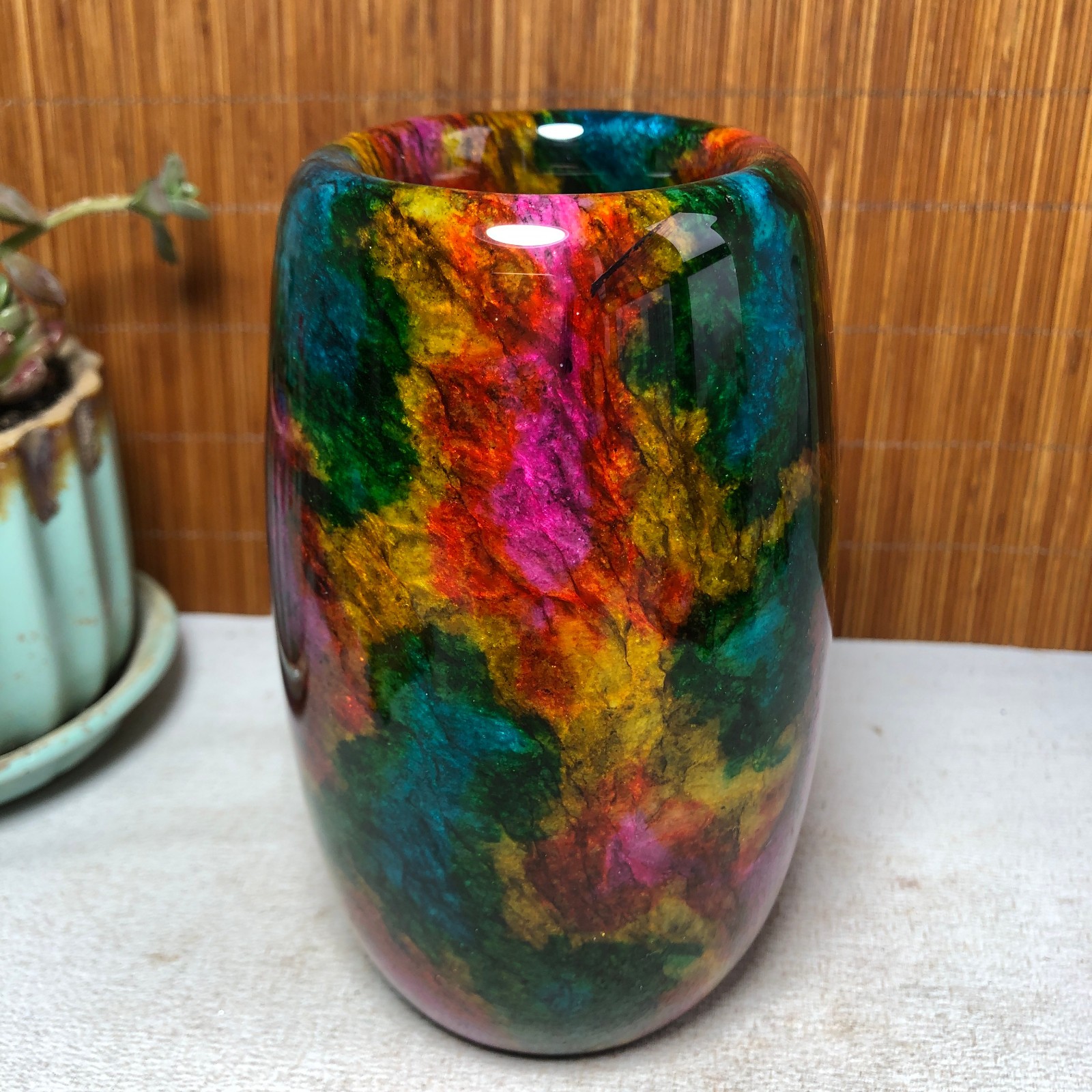 Natural “Seven Colors Jade” vase specimen -Taiwan China 1095g 130-78-78mm A4901
