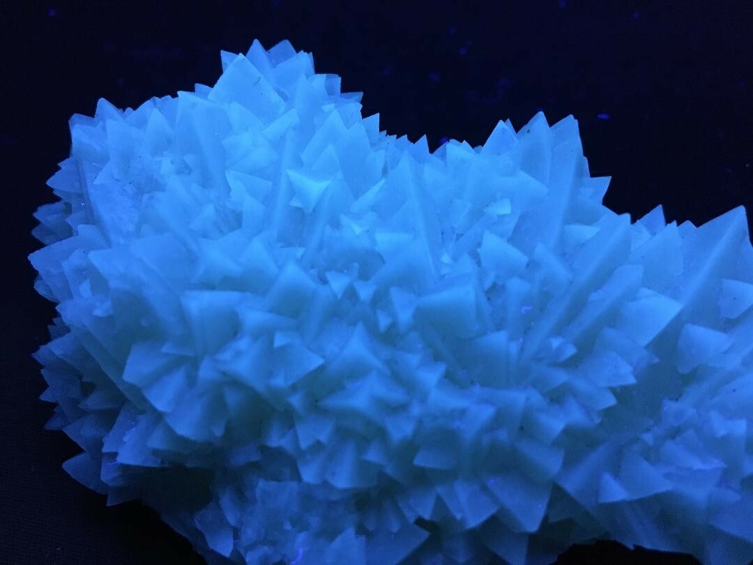 KB: BRIGHT!! FANTASTIC! CALCITE XLS. SW FL. YELLOW/WHITE SW & PHOS. FROM SPAIN