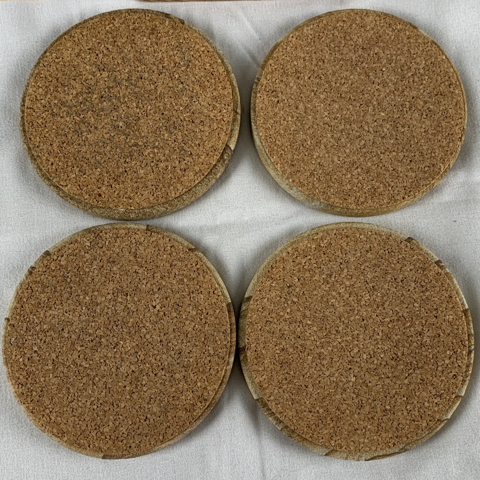 Kanab Goldenstone Sandstone Set of 4 Coasters w/Wood Holder Utah 3.75″ Diam READ