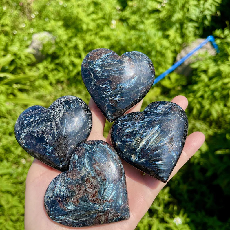 2025NEW Large Arfvedsonite Hearts Stone 1pc Healing Reiki Stone Gift Home Decor