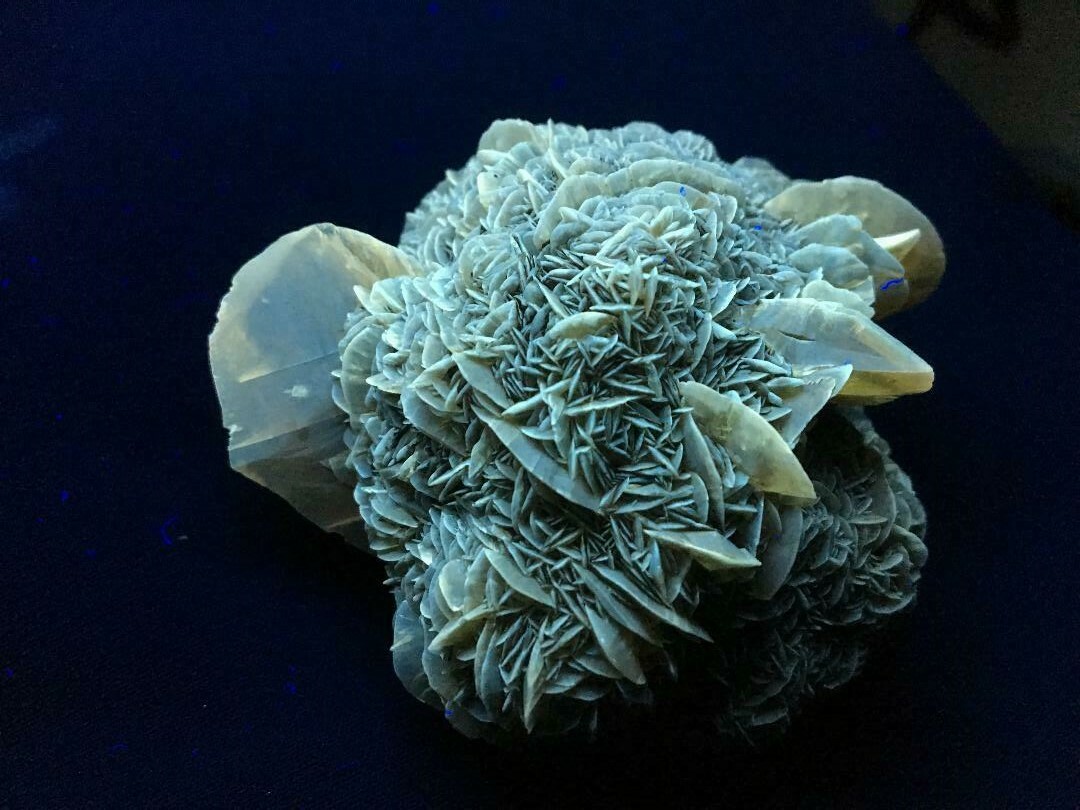 KB: BRIGHT FL. YELLOW/WHITE SW/LW/PHOS. GYPSUM XLS. FROM CANADA