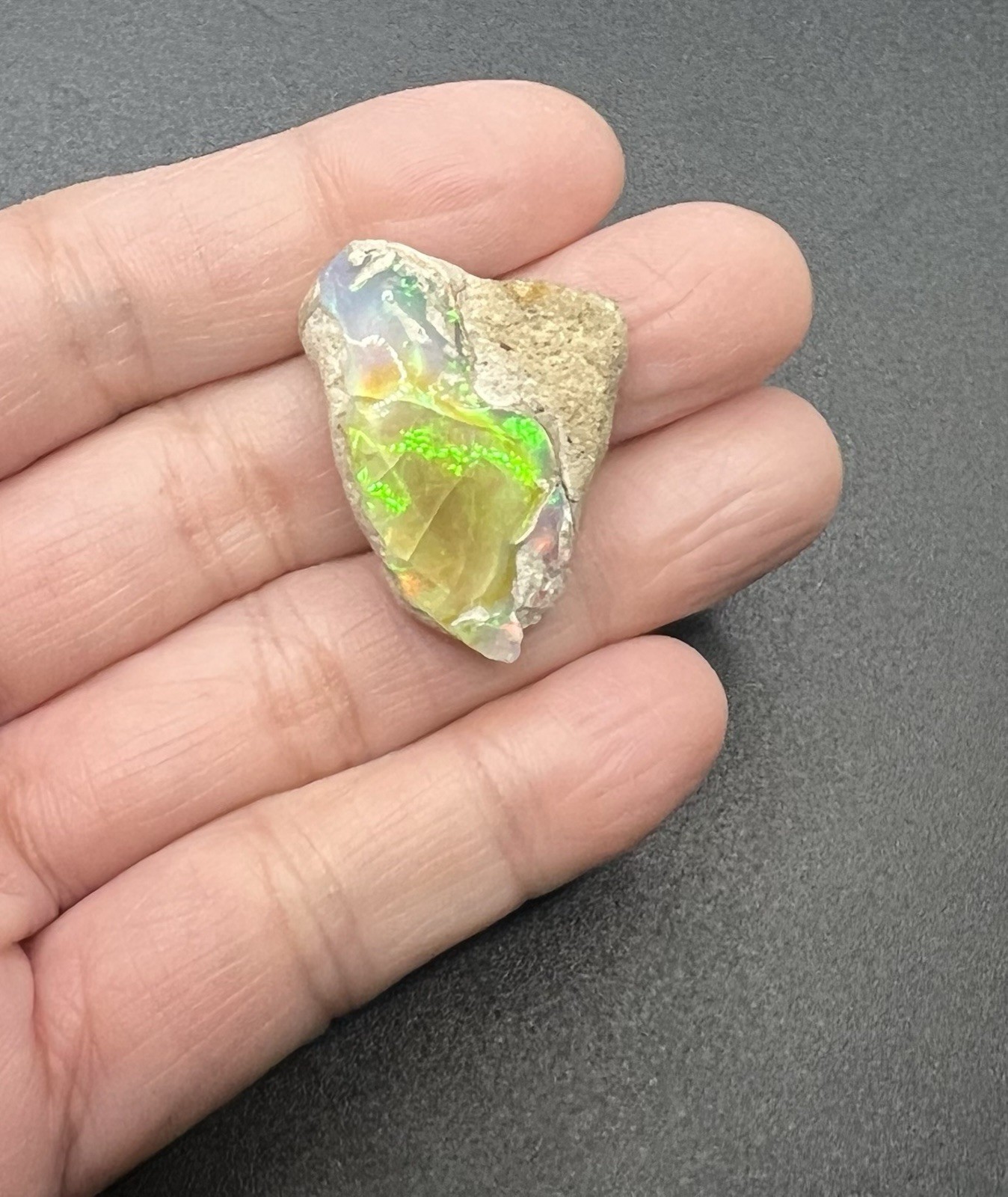 Ethiopian Welo Genuine Opal 6g Almost 1 1/2in AWESOME FLASHES