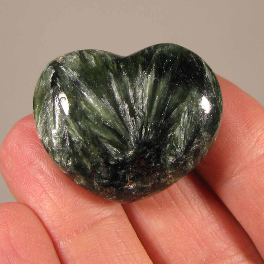 35mm SERAPHINITE Heart Polished Palm Stone – Siberia, Russia