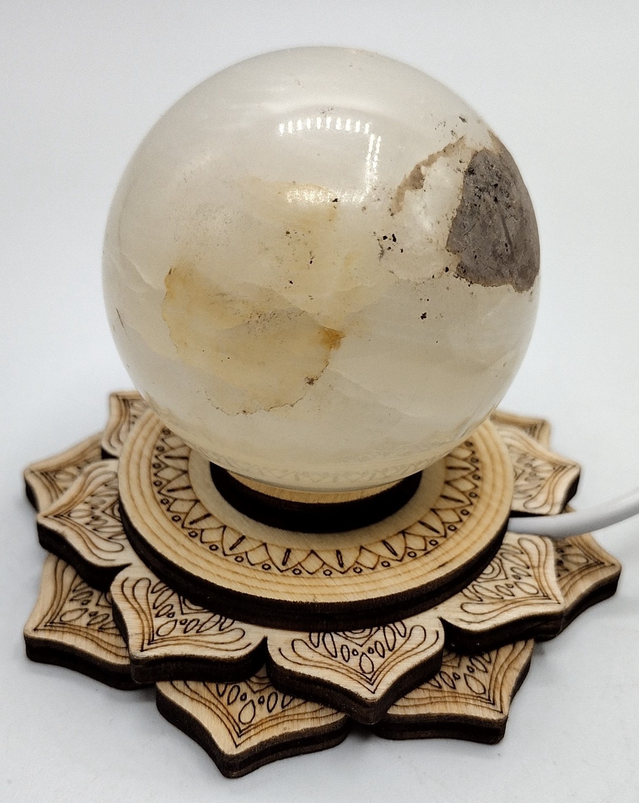 Soft Green Banded Onyx Crystal Sphere w/ Lighted Stand – USB Lotus Lamp Decor