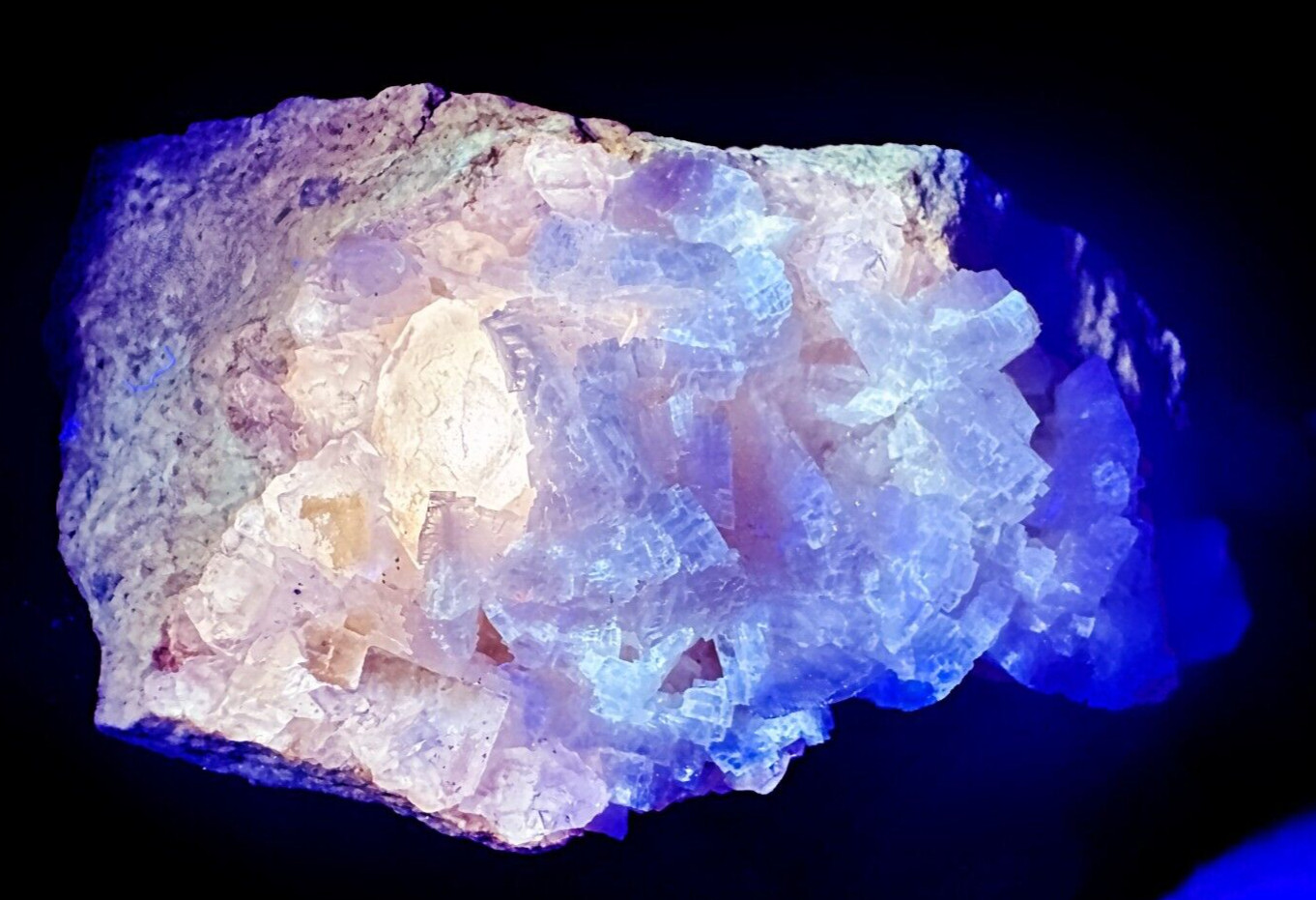➤2-1/2″ Phosfluorescent YELLOW FLUORITE /PINK DOLOMITE Corydon Indiana VIDEO➤514