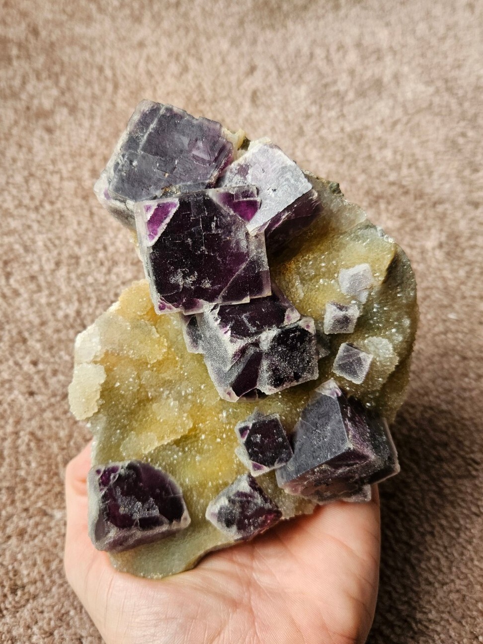 6″ 547g, Purple Sugar Fluorite, Quartz, Ma’Naoshan Mine, China