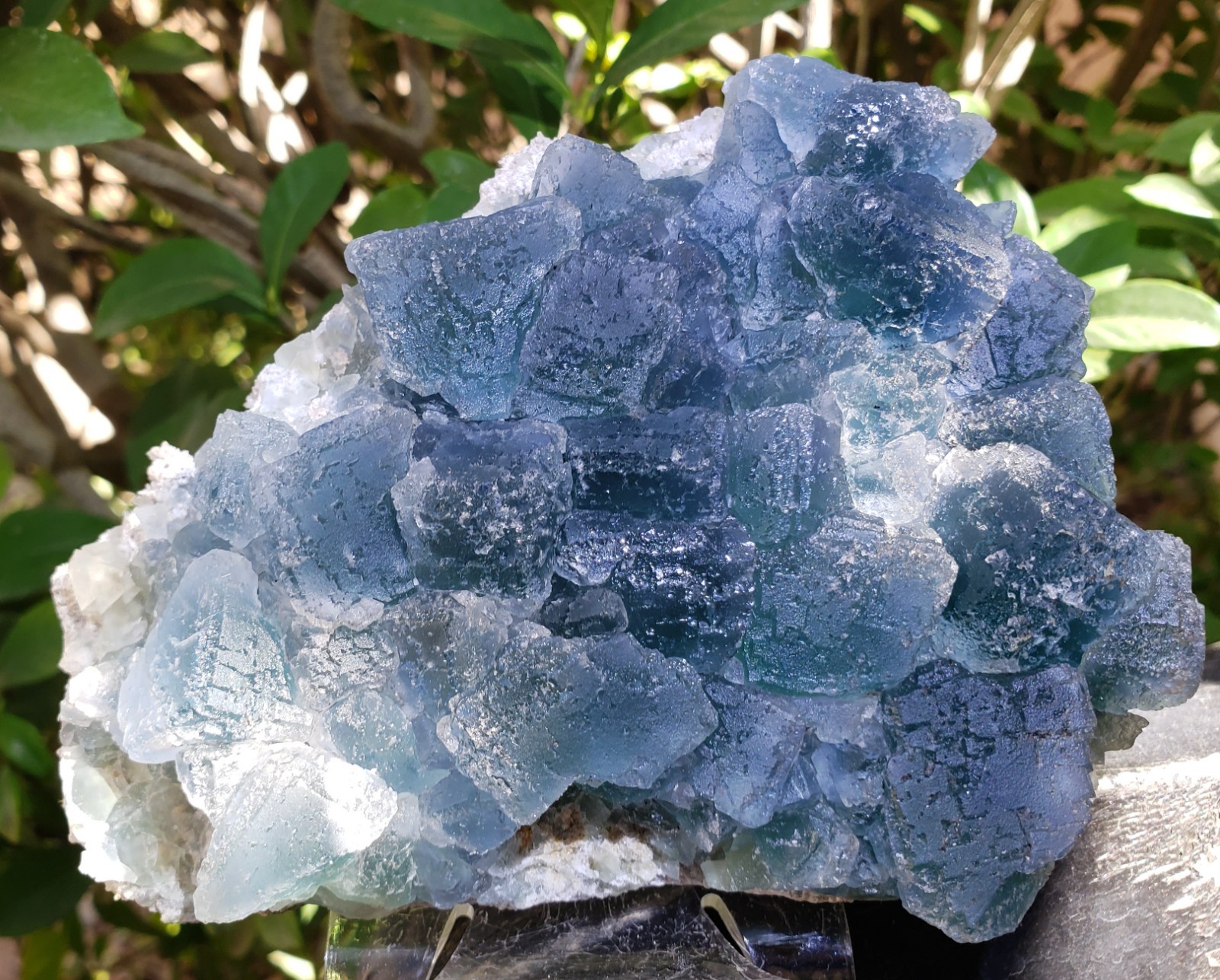 5.25″ Blue Fluorite Crystal Quartz UV on Matrix Specimen, 609g or 1.3 lbs