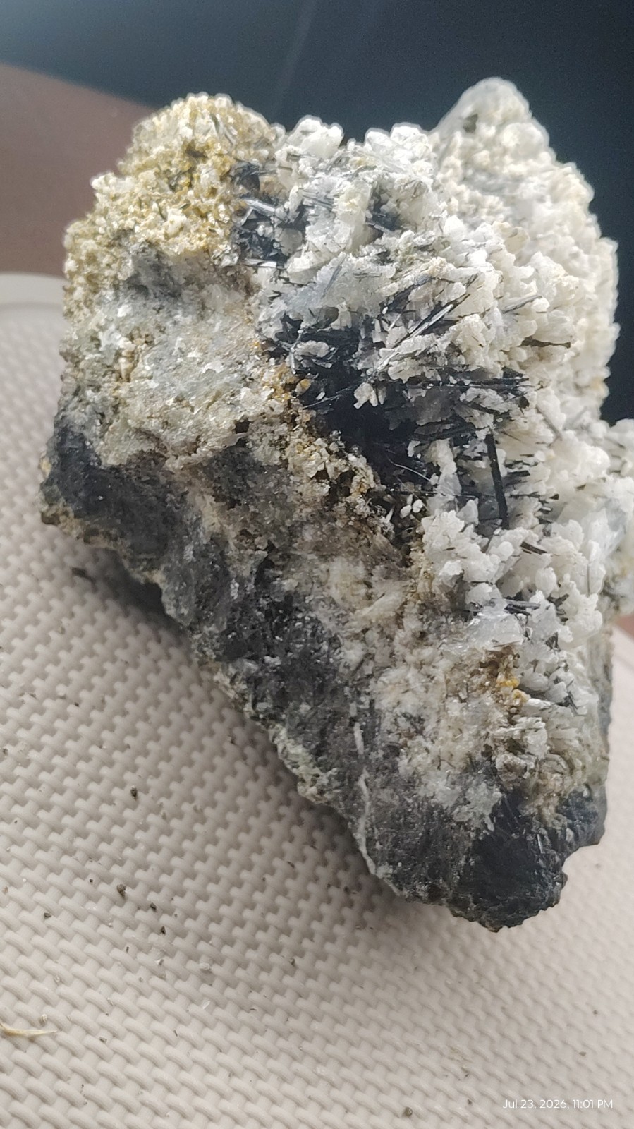 7″ Large Cabinet TITANITE SPHENE & HESSONITE GARNET Pak