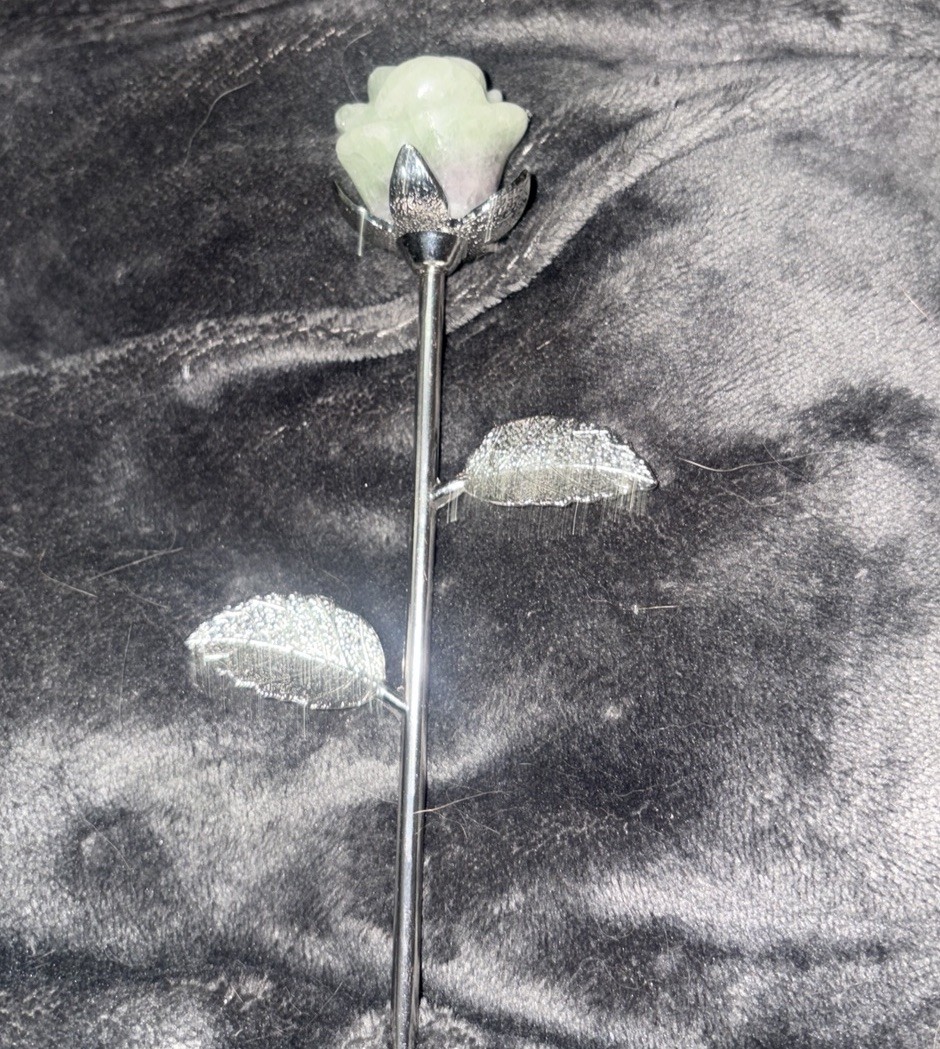Forever Rose / Birthday Gift / Love Gift / Gemstone Carvings