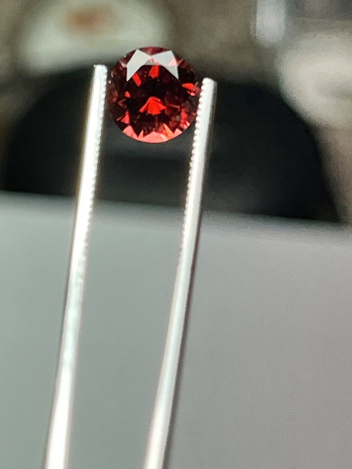 1.63ct Montana Garnet AAA Vivid Red Brilliant cut Hand Cut Gemstone Lapidar