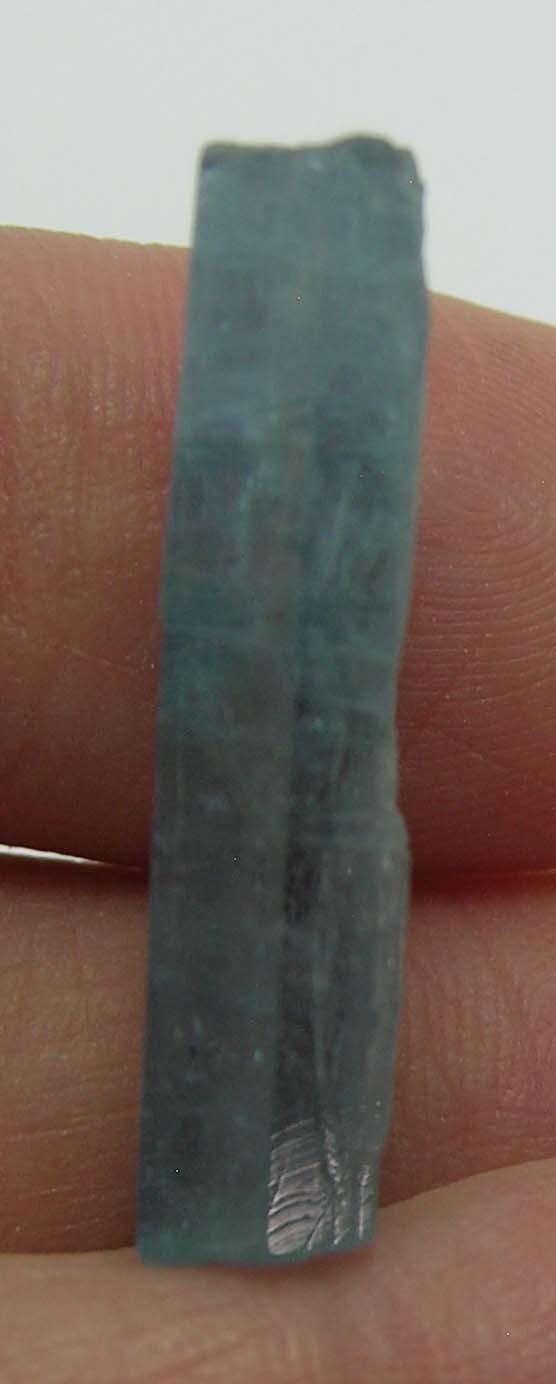 16.50ct Vietnam 100% Natural Rough Aquamarine Crystal Stick Specimen 3.30g 26mm