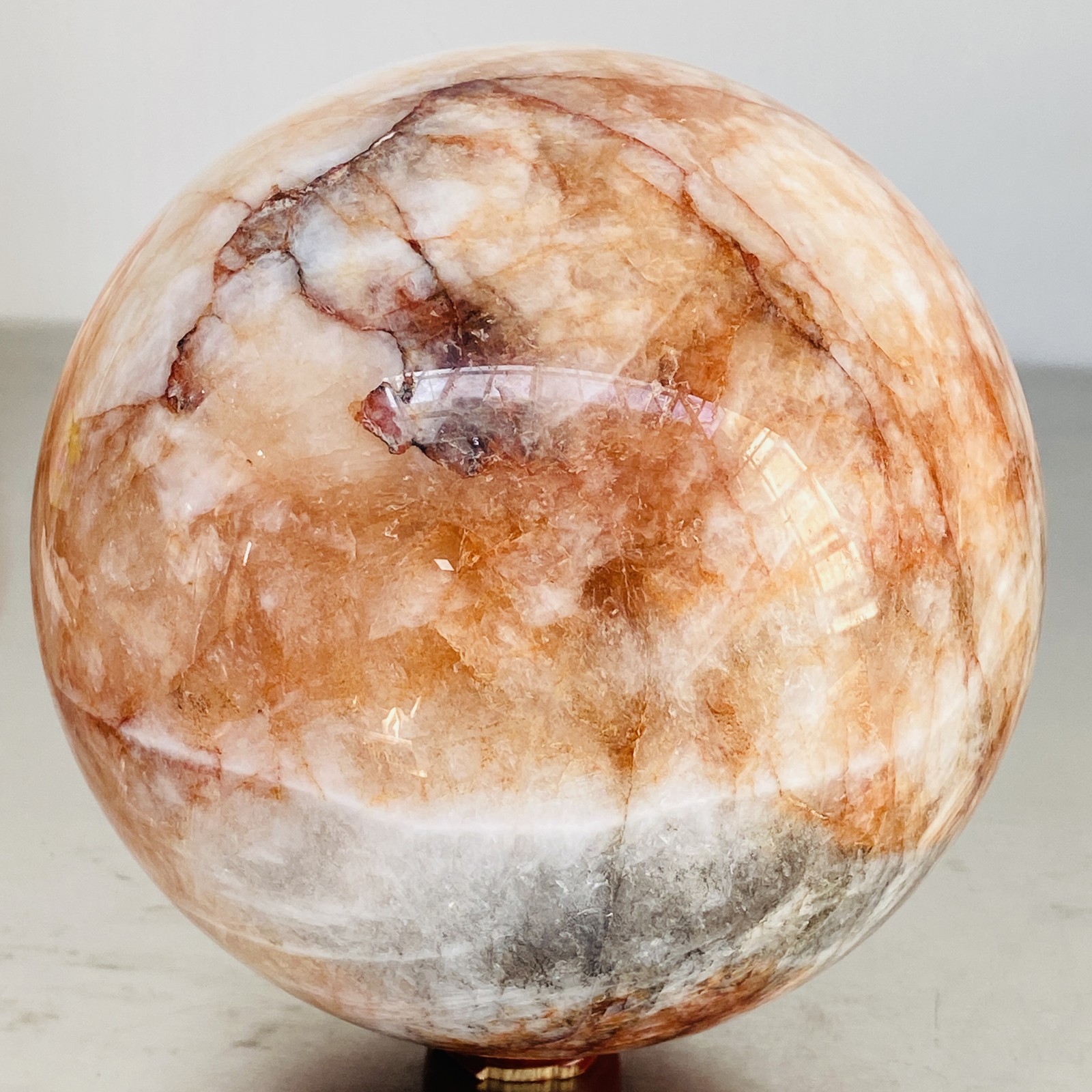 Natural Red Glue Flower Quartz Sphere Crystal Ball Healing 4940G