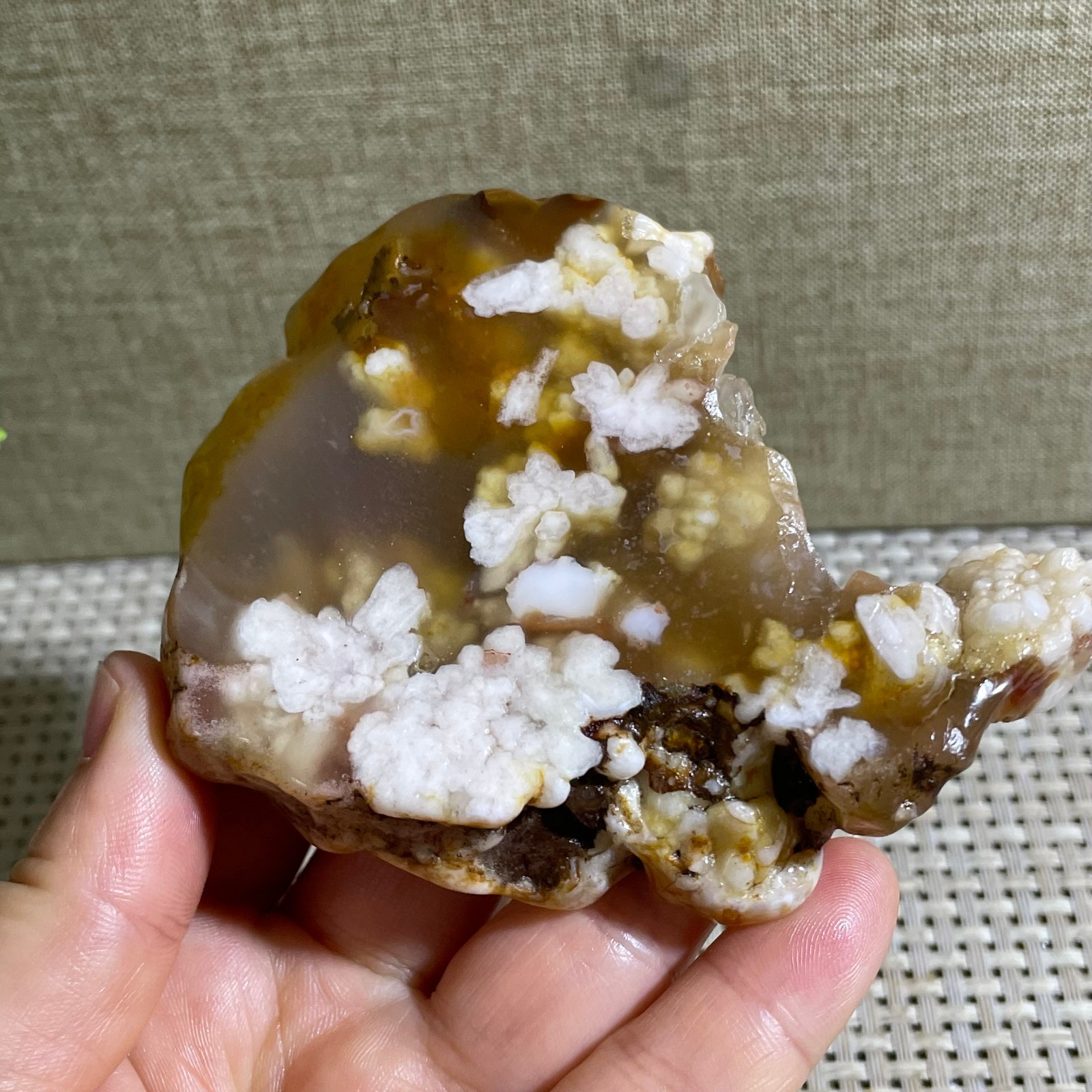 Sakura Agate Blossom Facet Rough Specimen Madagascar 186g g42