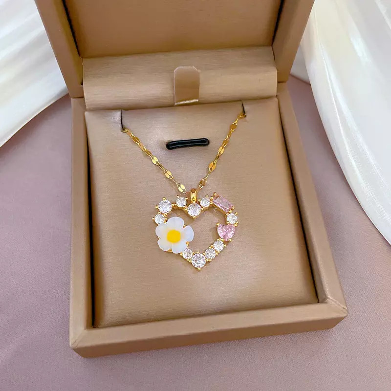 Women’s Fashion Jewelry Cubic Zircon Gold Heart Sunflower Pendant Necklace 1PC