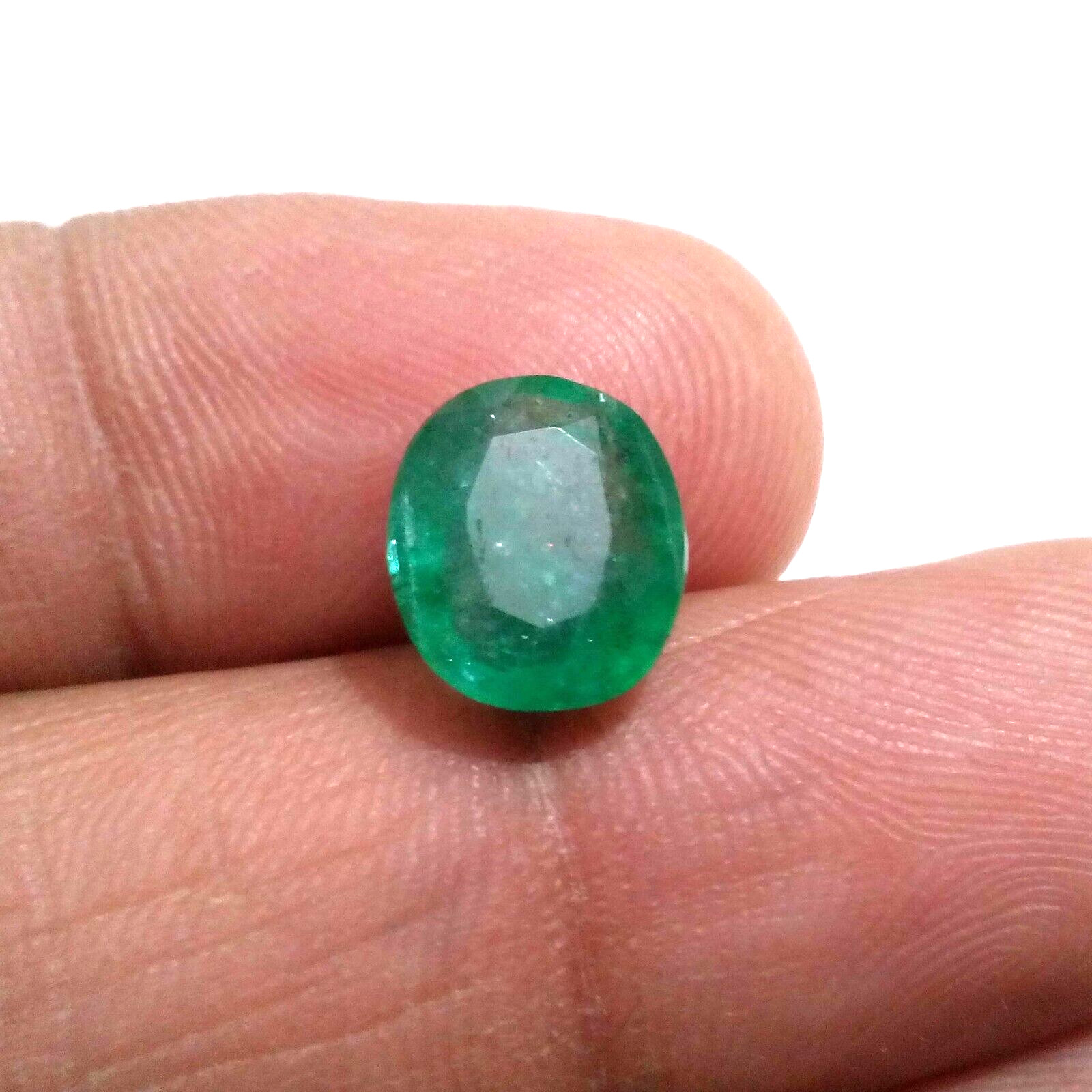 Top Quality Zambian Green Emerald Faceted Oval Shape 4.10 Crt Loose Gemstone