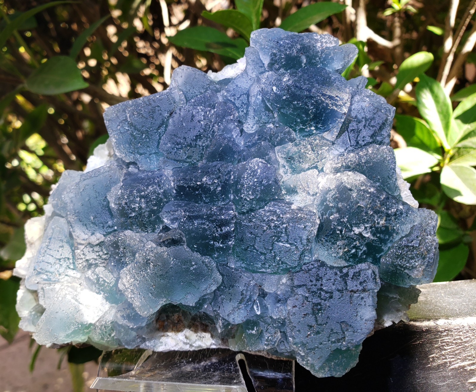 5.25″ Blue Fluorite Crystal Quartz UV on Matrix Specimen, 609g or 1.3 lbs