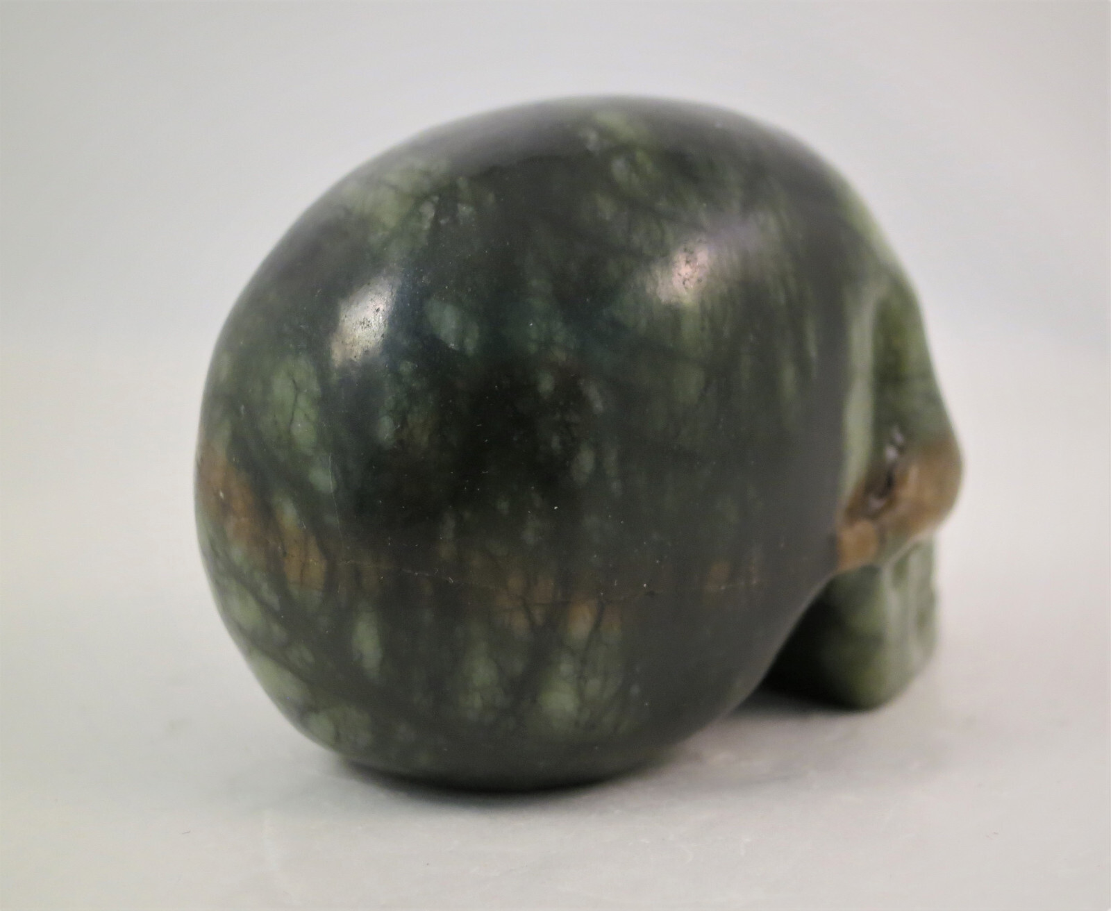 2.2″ GREEN SERPENTINE Carved and Polished SKULL – PERU