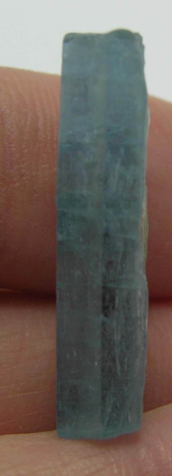 16.50ct Vietnam 100% Natural Rough Aquamarine Crystal Stick Specimen 3.30g 26mm